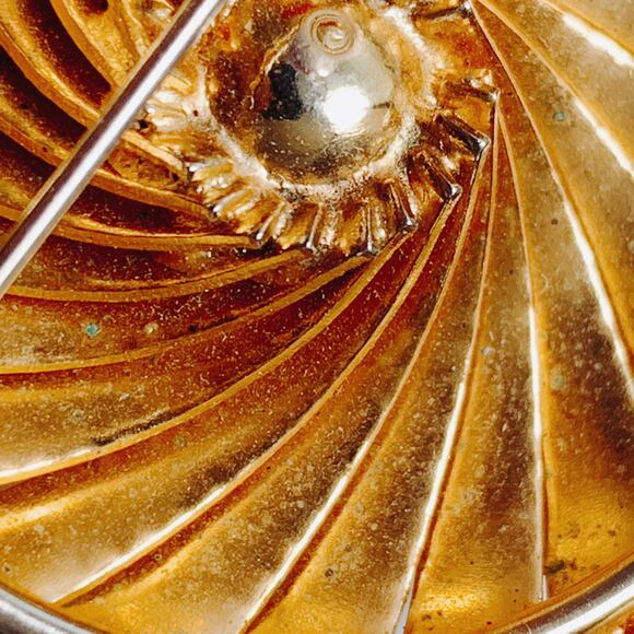 Vintage Mid Century Gold Tone Swirl Brooch Textured Layered Modernist Spiral Pin - Picture 12 of 16